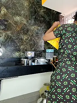 Snapshot of Tamil_Shalini_Lustyy chatting on November 22, 2025, 1:37 am Tamil Shalini Lustyy online show from November 22, 2025, 1:37 am