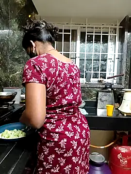 Tamil Shalini Lustyy online show from December 19, 2025, 11:18 pm