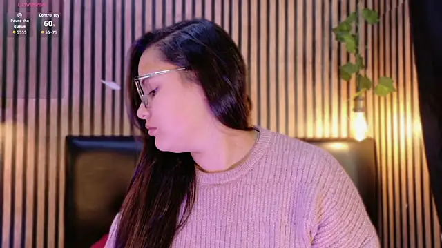 Snapshot of Victoria_Ponce1 chatting on October 4, 2025, 9:38 pm Victoria Ponce1 online show from October 4, 2025, 9:38 pm