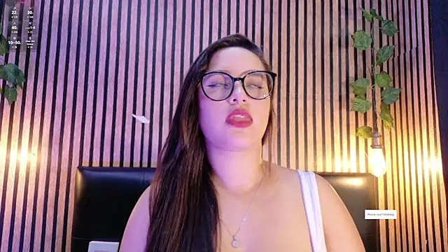 Snapshot of Victoria_Ponce1 chatting on October 23, 2025, 7:34 pm Victoria Ponce1 online show from October 23, 2025, 7:34 pm