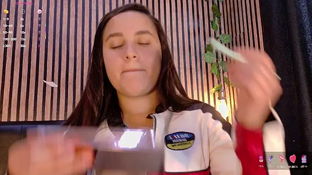 Snapshot of Victoria_Ponce1 chatting on September 19, 2025, 7:40 pm Victoria Ponce1 online show from September 19, 2025, 7:40 pm