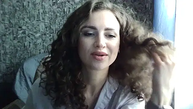 Snapshot of vanessaxmia chatting on December 9, 2024, 10:32 am vanessaxmia online show from December 9, 2024, 10:32 am