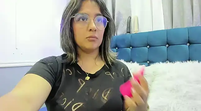 Pandoracherry online show from February 12, 2025, 3:07 am