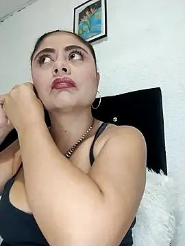 Snapshot of ElizabethWeil chatting on November 24, 2025, 12:27 pm ElizabethWeil online show from November 24, 2025, 12:27 pm