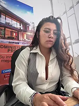 LIZ-06  online show from December 4, 2025, 1:32 pm