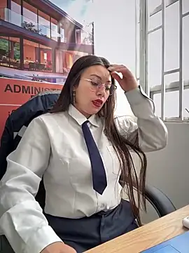 LIZ-06  online show from November 12, 2025, 1:48 pm