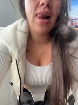 LIZ-06  online show from February 24, 2026, 2:07 pm