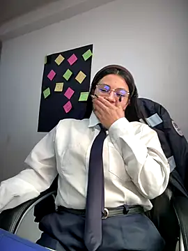 LIZ-06  online show from October 25, 2025, 4:07 pm