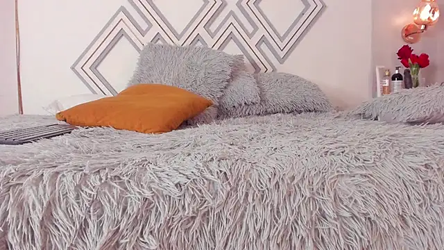 Radiant Naomi online show from March 11, 2025, 2:40 pm