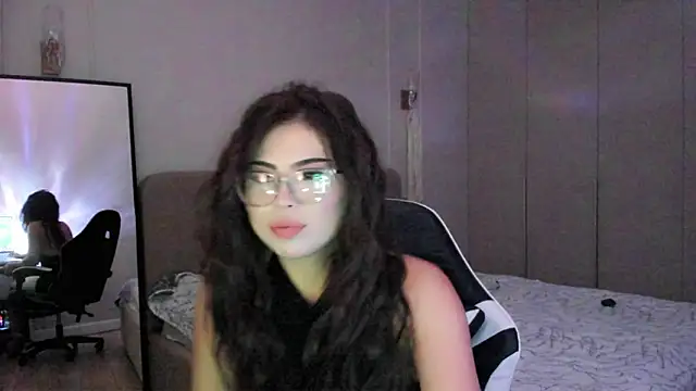 Snapshot of may_mia chatting on January 15, 2026, 2:26 am may mia online show from January 15, 2026, 2:26 am