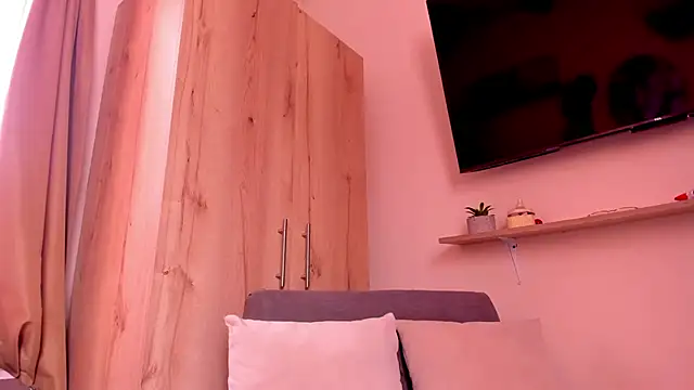 sofiaVelez01 online show from June 9, 2026, 5:58 pm
