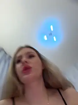 Snapshot of CaseyCumFace chatting on May 20, 2026, 10:18 pm CaseyCumFace online show from May 20, 2026, 10:18 pm