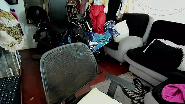 Snapshot of dirtyvalentina4u chatting on February 7, 2025, 1:04 am dirtyvalentina4u online show from February 7, 2025, 1:04 am