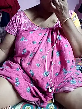 Snapshot of Hotty-rumi chatting on November 3, 2025, 4:43 pm Hotty-rumi online show from November 3, 2025, 4:43 pm