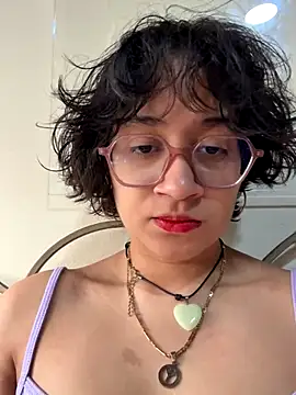 Snapshot of Lili_Gomez_ chatting on December 4, 2025, 1:54 pm Lili Gomez online show from December 4, 2025, 1:54 pm