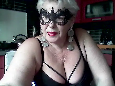 Snapshot of Lisa_Suzie chatting on June 19, 2026, 10:10 am Lisa Suzie online show from June 19, 2026, 10:10 am