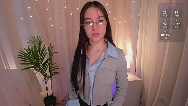 Lia Sweett  online show from March 3, 2026, 4:14 pm