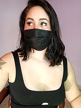 Aiunii1 online show from November 12, 2025, 1:37 pm