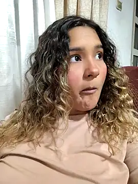 Snapshot of BrendaGirs chatting on December 2, 2025, 2:12 am BrendaGirs online show from December 2, 2025, 2:12 am