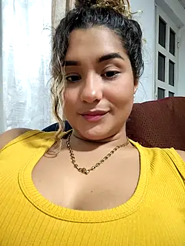 Snapshot of BrendaGirs chatting on November 19, 2025, 2:33 am BrendaGirs online show from November 19, 2025, 2:33 am