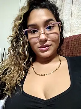 Snapshot of BrendaGirs chatting on December 16, 2025, 2:49 am BrendaGirs online show from December 16, 2025, 2:49 am