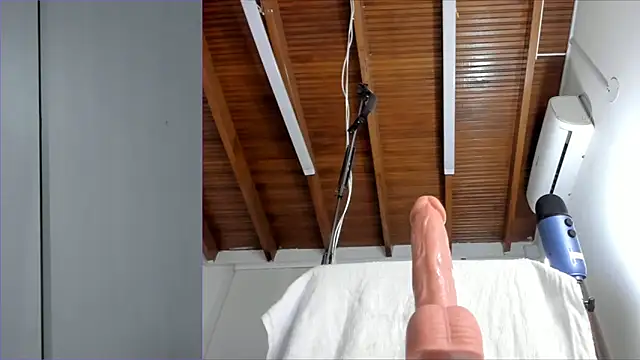 Lucy carter  online show from February 12, 2026, 2:55 am