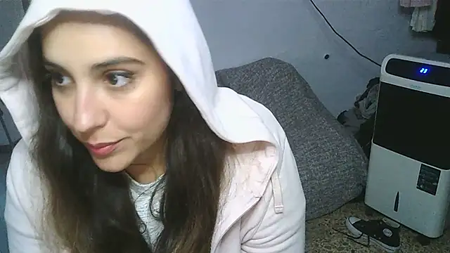 Snapshot of Ursumi1 chatting on December 8, 2024, 4:07 pm Ursumi1 online show from December 8, 2024, 4:07 pm