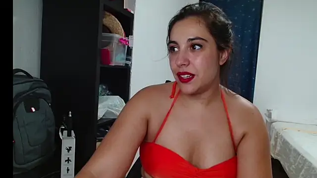 Snapshot of Ursumi1 chatting on September 10, 2025, 7:24 pm Ursumi1 online show from September 10, 2025, 7:24 pm