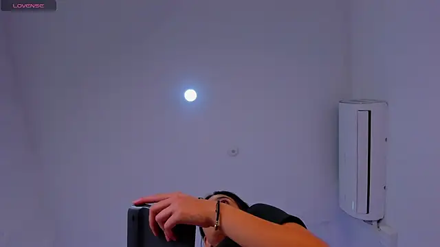 Snapshot of aggy_castel chatting on February 5, 2026, 2:46 pm aggy castel online show from February 5, 2026, 2:46 pm