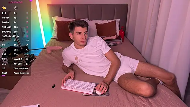 Snapshot of Walt_Enjoy chatting on November 28, 2025, 6:08 pm Walt Enjoy online show from November 28, 2025, 6:08 pm