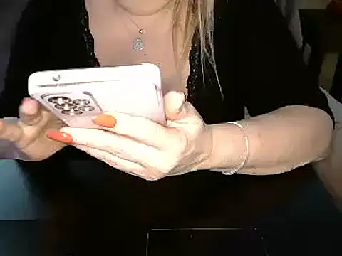 Emmamilfita online show from January 11, 2025, 9:46 pm