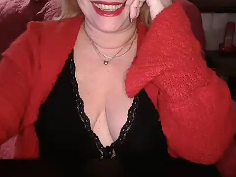 Emmamilfita online show from December 7, 2024, 4:09 pm