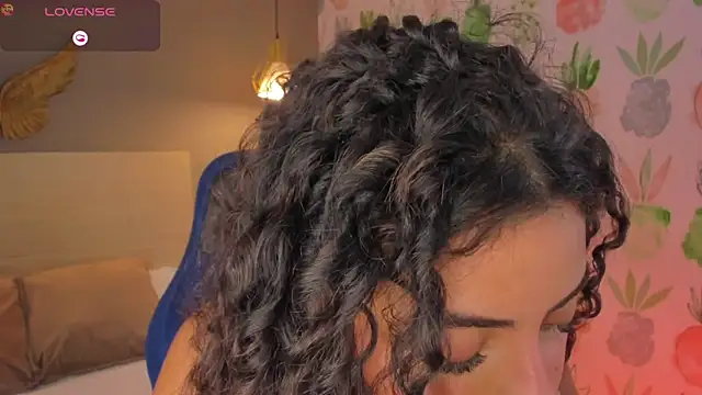 Snapshot of yaya23x chatting on January 16, 2026, 2:21 pm yaya23x online show from January 16, 2026, 2:21 pm