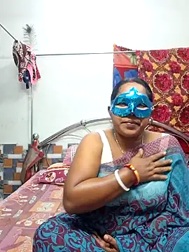 Snapshot of Real_Desi_Couple chatting on December 19, 2024, 4:24 pm Real Desi Couple online show from December 19, 2024, 4:24 pm