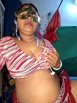 Snapshot of Real_Desi_Couple chatting on March 23, 2026, 5:35 pm Real Desi Couple online show from March 23, 2026, 5:35 pm