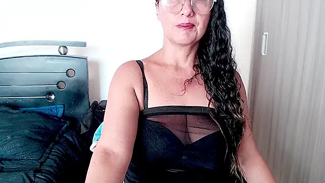 naugthyshanoon online show from December 19, 2025, 9:39 pm