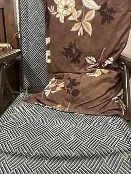 Snapshot of HoneyBearCpl chatting on April 2, 2026, 4:13 pm HoneyBearCpl online show from April 2, 2026, 4:13 pm