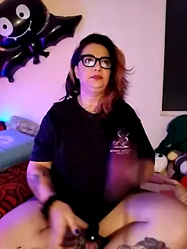 Snapshot of poisson_ivy chatting on October 28, 2025, 7:51 am poisson ivy online show from October 28, 2025, 7:51 am