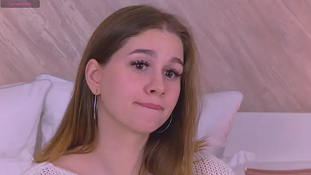 Snapshot of EllieHayes chatting on February 17, 2025, 5:58 am EllieHayes online show from February 17, 2025, 5:58 am