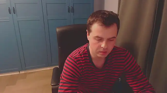 Snapshot of CuteMan33 chatting on December 8, 2024, 10:14 pm CuteMan33 online show from December 8, 2024, 10:14 pm