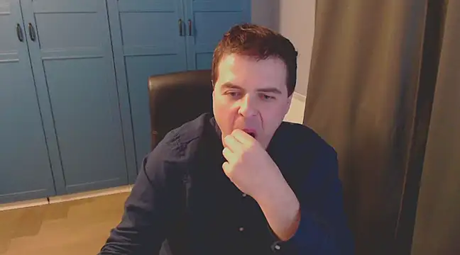 Snapshot of CuteMan33 chatting on December 9, 2024, 11:15 am CuteMan33 online show from December 9, 2024, 11:15 am