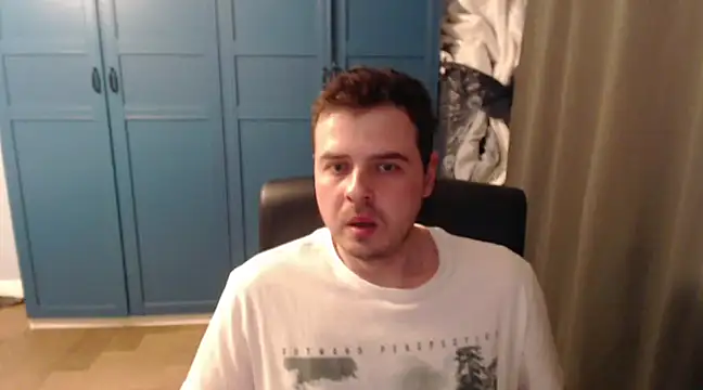 Snapshot of CuteMan33 chatting on March 18, 2025, 10:04 pm CuteMan33 online show from March 18, 2025, 10:04 pm