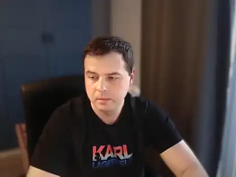 Snapshot of CuteMan33 chatting on November 10, 2025, 1:49 pm CuteMan33 online show from November 10, 2025, 1:49 pm