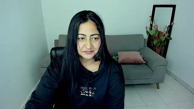 Snapshot of Adele_Sweett chatting on December 19, 2025, 10:17 am Adele Sweett online show from December 19, 2025, 10:17 am