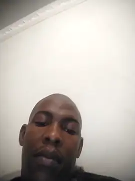 Snapshot of zuludog chatting on April 21, 2026, 11:33 pm zuludog online show from April 21, 2026, 11:33 pm