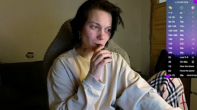 esajukyy online show from March 18, 2026, 3:03 pm