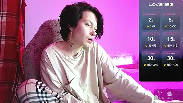 esajukyy online show from November 24, 2025, 11:21 am