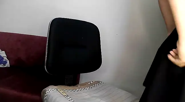 Snapshot of Olivia3 chatting on March 22, 2025, 9:42 pm Olivia3 online show from March 22, 2025, 9:42 pm
