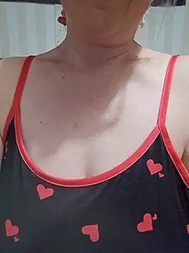 andreasara38 online show from July 4, 2026, 9:08 pm