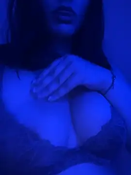 flirtyfraya online show from December 10, 2024, 3:41 am